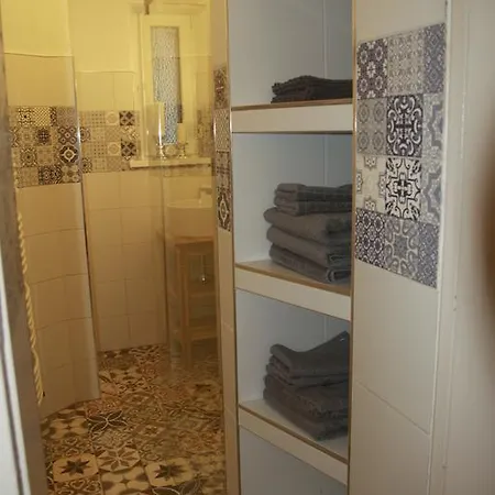 Okrouhlik Apartment *
